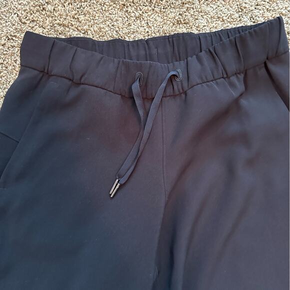 Lululemon athletica women’s black dress pant/trouser, size 6. Front pockets EUC - Picture 2 of 6